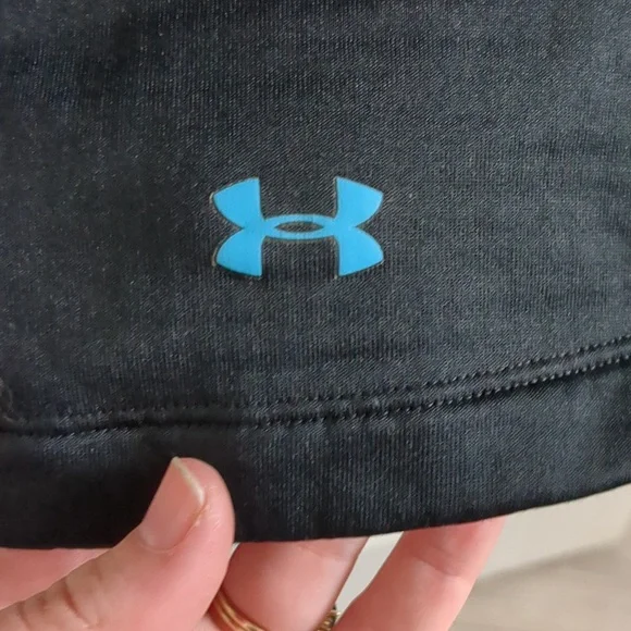 Under Armour Black Long Sleeve Shirt - Picture 3 of 5